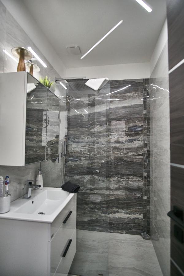 W18 Design Apartments - Budapest Downtown מראה חיצוני תמונה